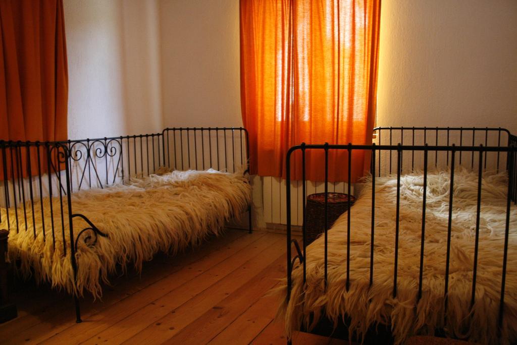 Guest House Kamenik Yagodina Quarto foto