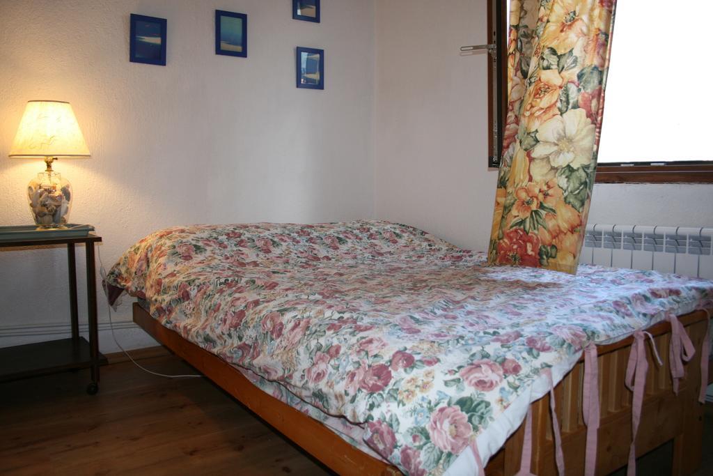 Guest House Kamenik Yagodina Quarto foto