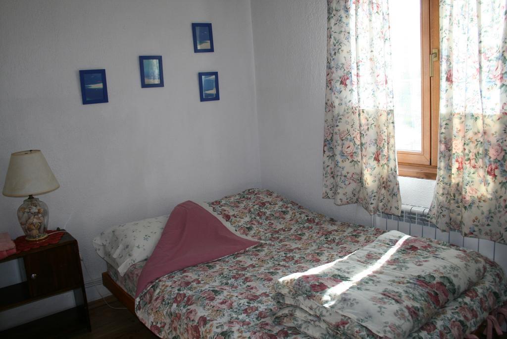 Guest House Kamenik Yagodina Quarto foto